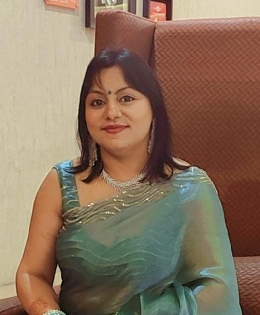 Mrs. Parul Singhal, Managing Director of Manthan Bakers